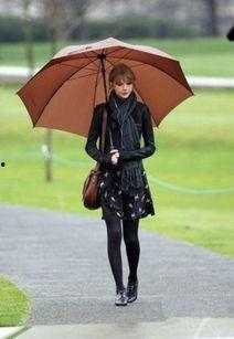 娱乐吃瓜酱老伞,揭秘老伞背后的故事与传奇